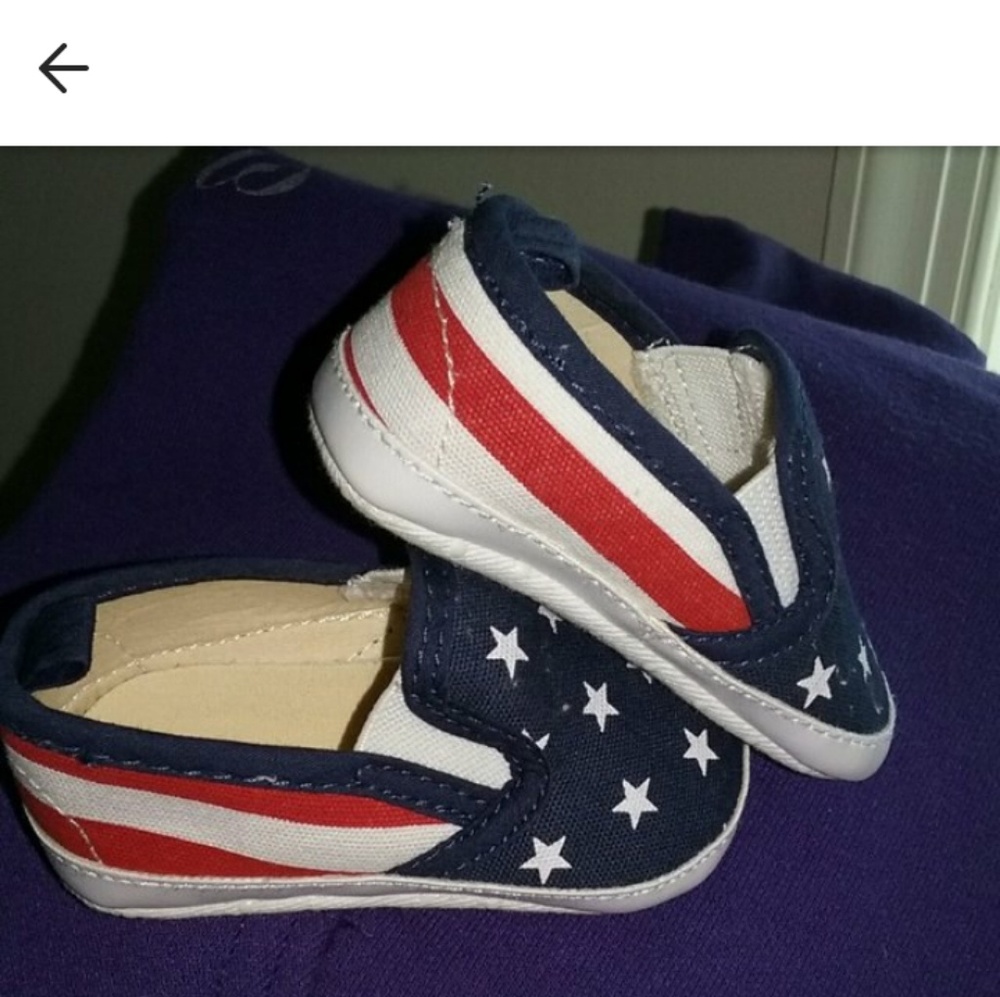 Old Navy's infant shoes 0-3 months